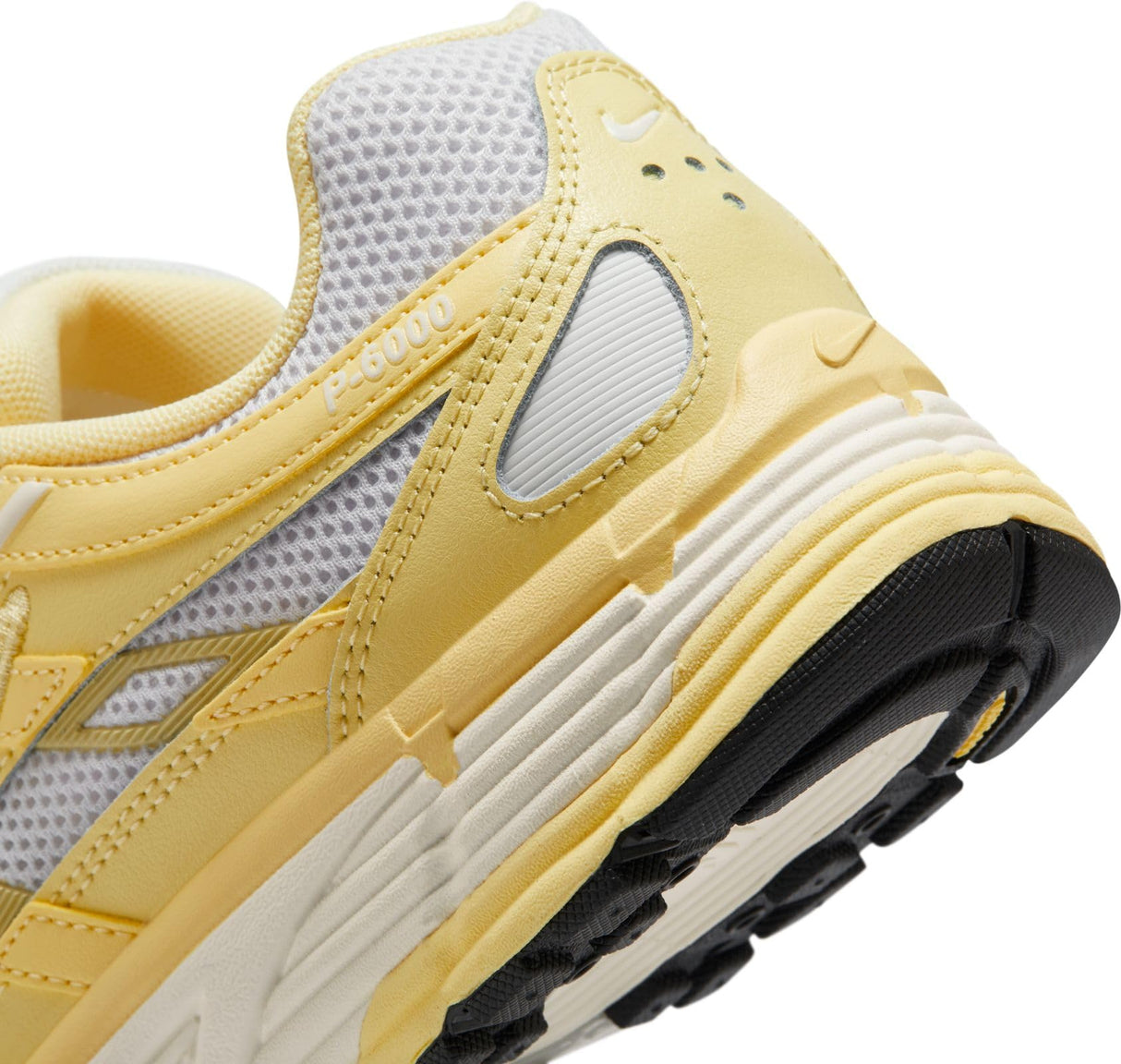 NIKE P-6000, Sneaker Mujer, Soft Yellow Soft Pearl Platinum Tint, 39 EU