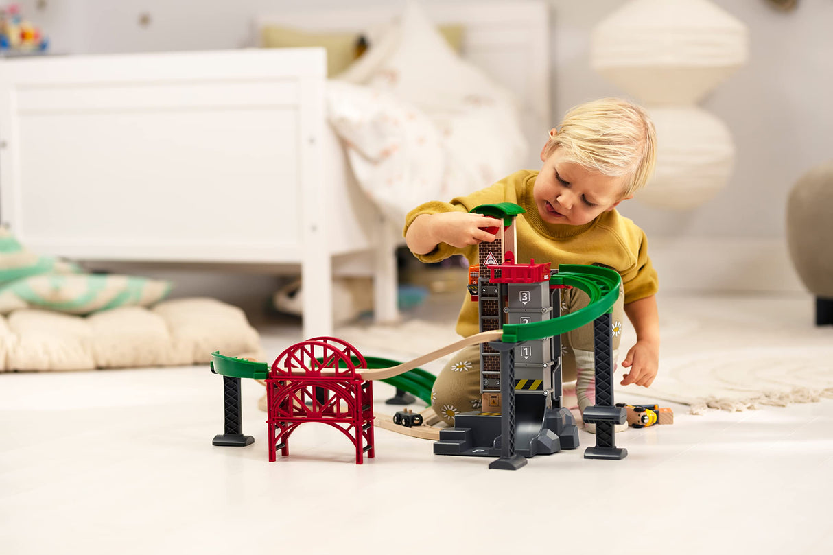 Brio World - Set Almacén Levanta y Carga, BRIO World Ferrocarriles, Set de Construcción de Madera, Juguete para Niños y Niñas 3+ Años, 32 piezas