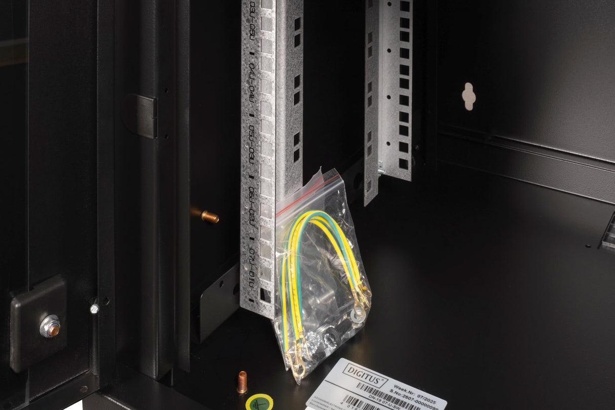 DIGITUS Armario de Red, Rack de 19 Pulgadas, 7U, Montaje en la Pared, Profundidad 450 mm, Capacidad de Carga 100 kg, Serie Unique, Negro
