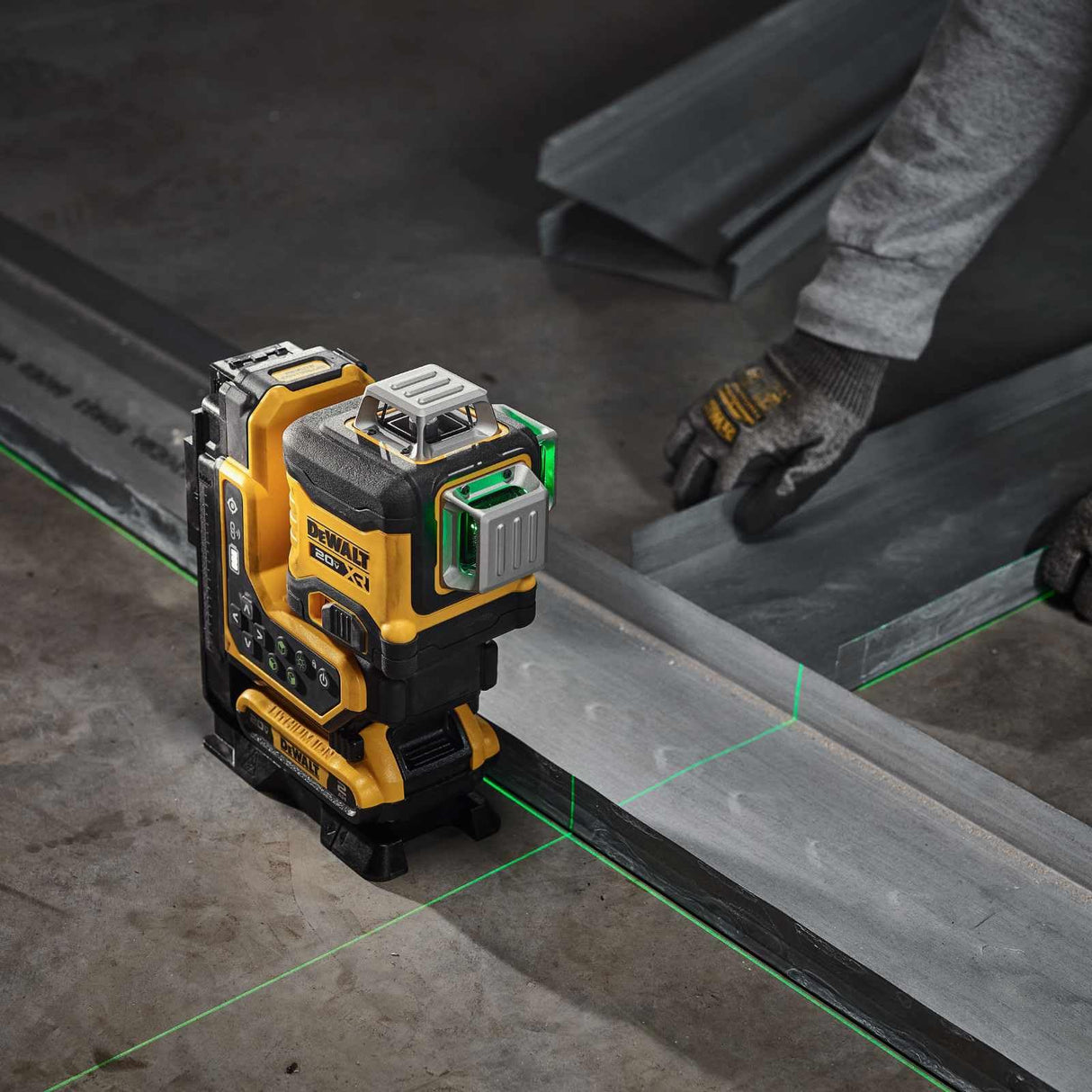 DEWALT - Láser de control remoto 18V MAX 3x360, Solo herramienta, No incluye batería ni cargador, DCLE34035B-XJ
