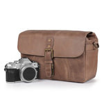 MegaGear Torres Mini Bolsa de mensajería de la cámara de Cuero Genuina para cámaras sin Espejo, instantáneas y DSLR - Maroon - Visón