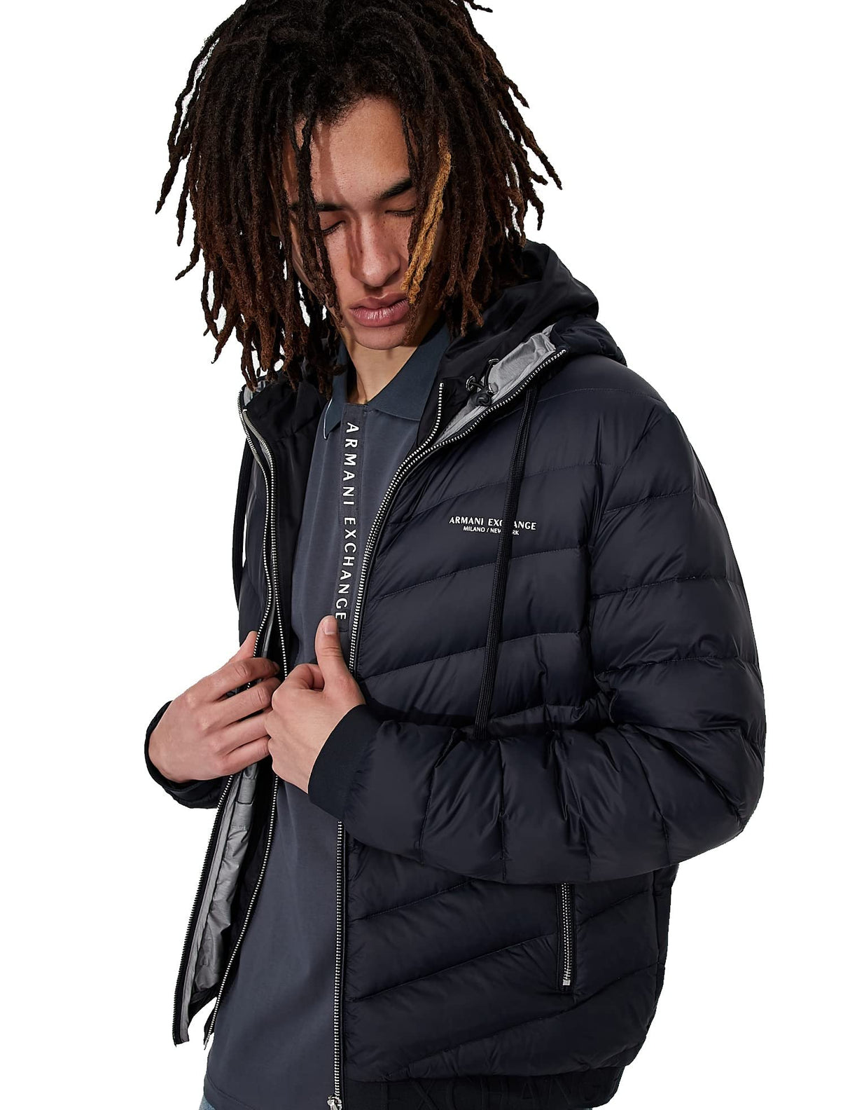 Armani Exchange Chaqueta Acolchada con Capucha y Cremallera, Logotipo de Milano/New York, Azul Marino/Gris Jaspeado, L para Hombre