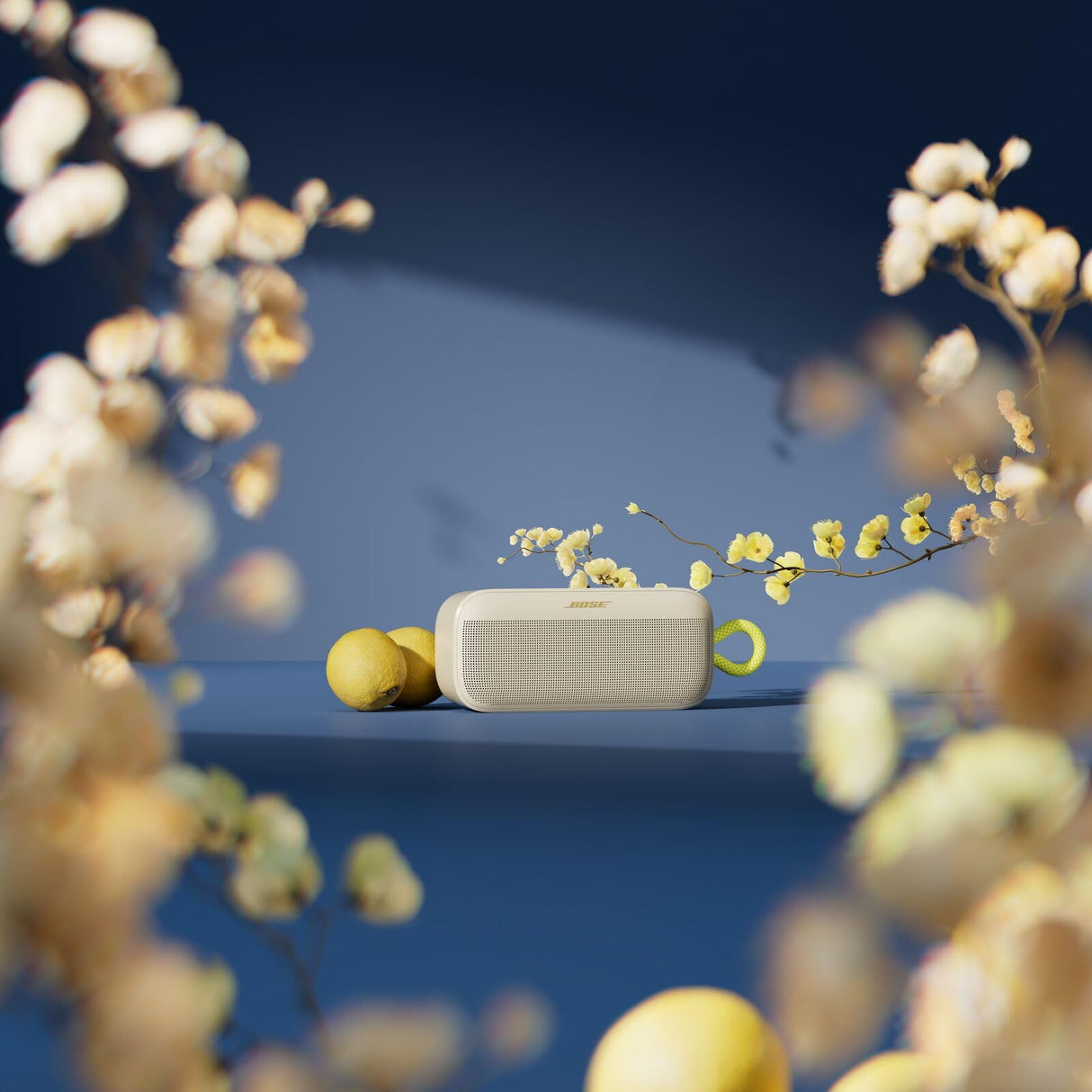 Bose Novedad SoundLink Plus Altavoz Bluetooth portátil, Altavoz para Exterior inalámbrico, hasta 20 Horas de autonomía, Resistente al Agua y al Polvo, Amarillo limón - edición Limitada