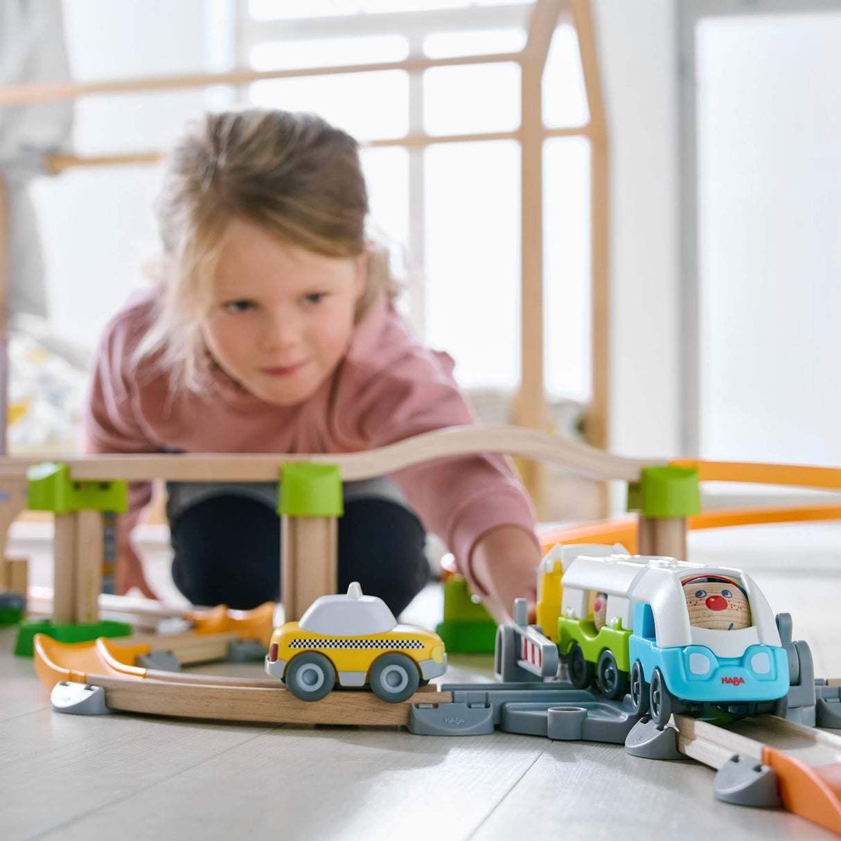 HABA 306745 Kullerbü – Spielbahn Bahnhof, Primera Pista de Bolas a Partir de 2 años, Multicolor