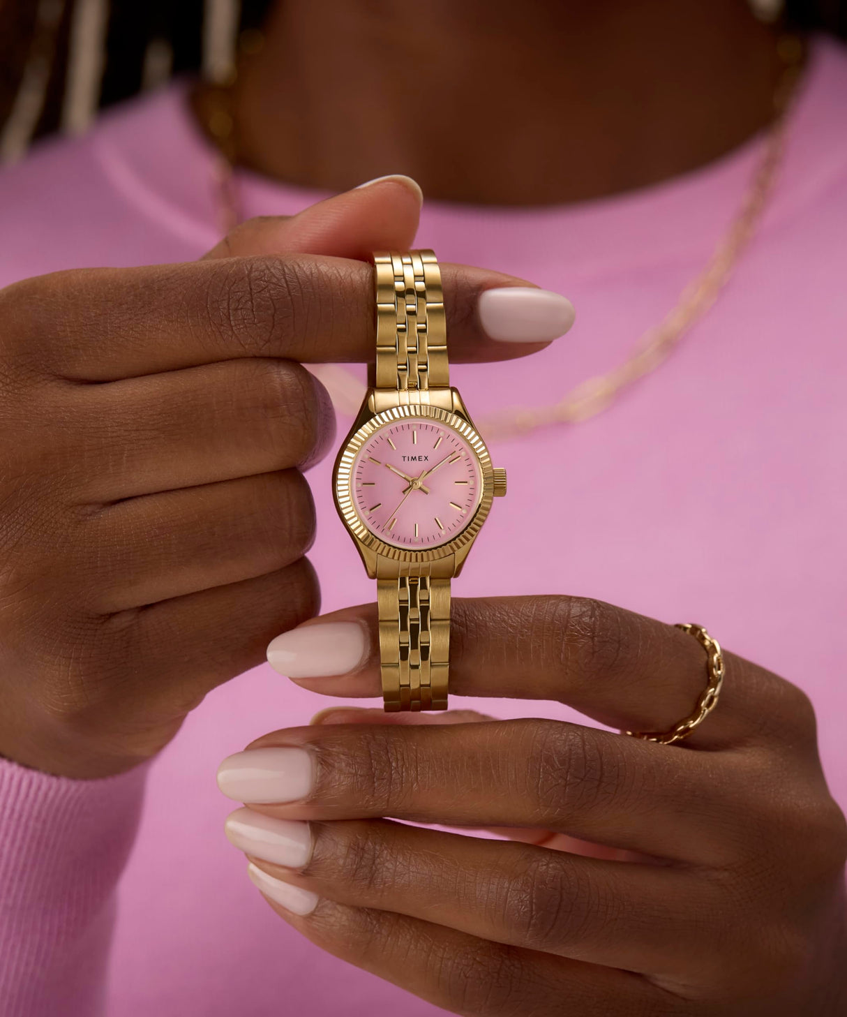 Timex Trend TW2W90800 - Reloj de Mujer 25 mm, Brazalete de Acero Inoxidable en Tono Dorado, Esfera Rosa y Caja en Tono Dorado