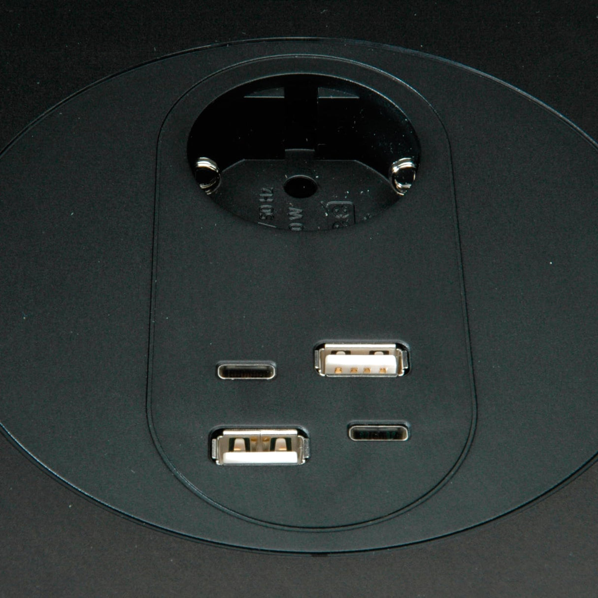 BACHMANN MOV:E Power Unit 1xCEE7/3 2X Charger USB-A/C, 220W, Negro