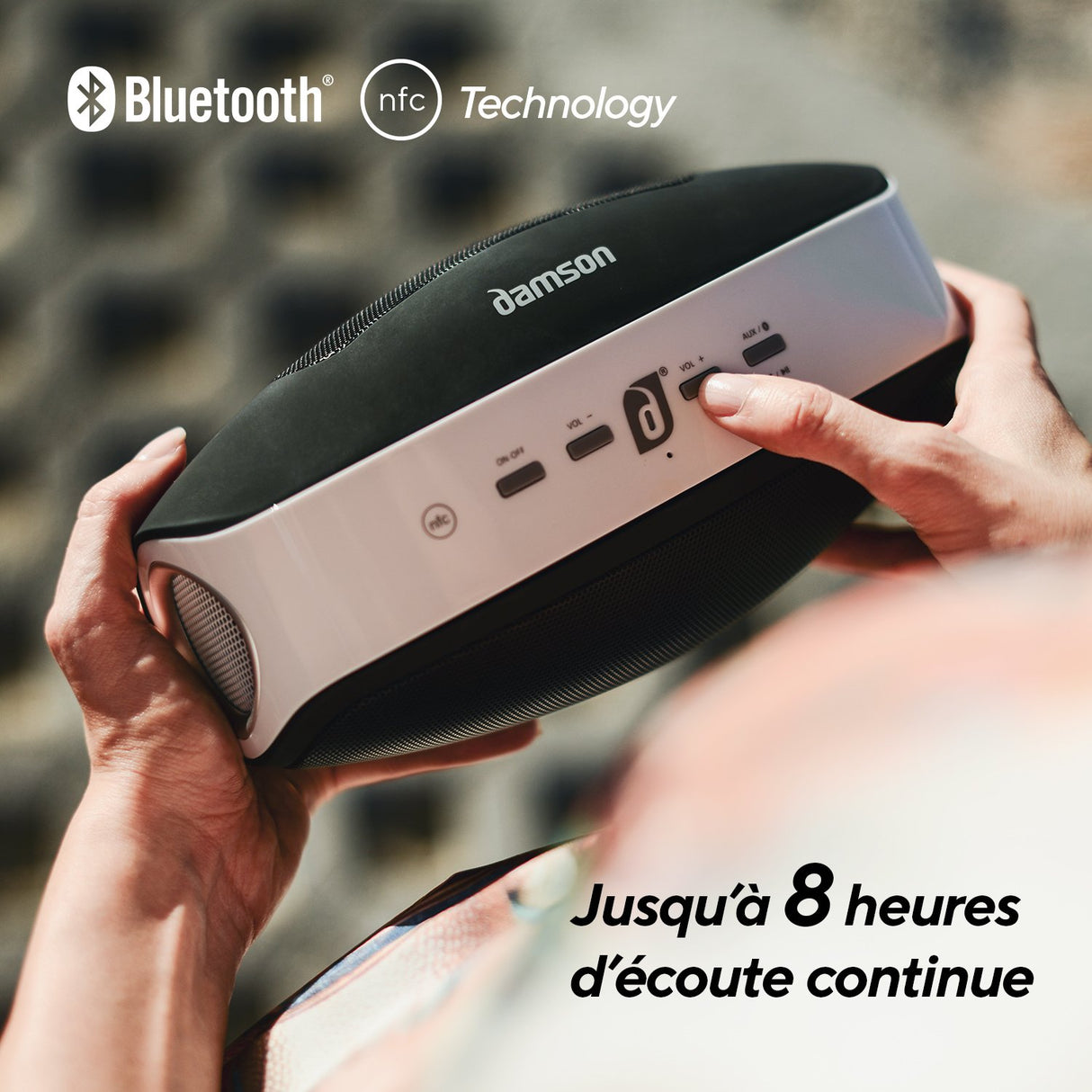 Damson Vulcan- Altavoz Bluetooth inalámbrico portátil con bajo, color negro y blanco