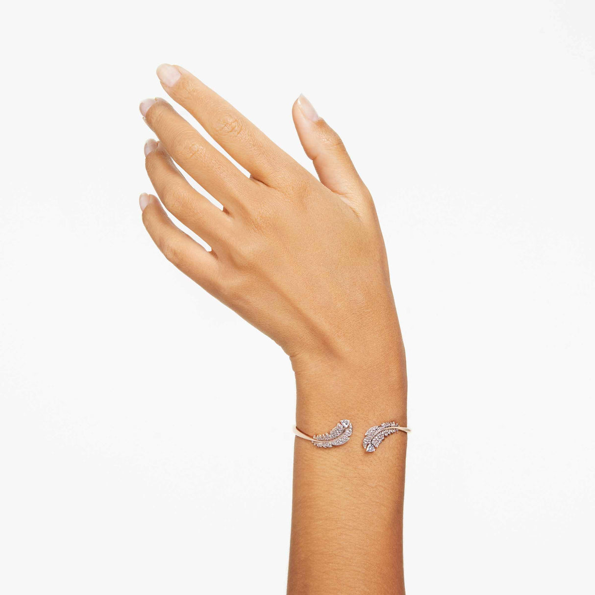 Swarovski Brazalete Nice, con Motivo de Plumas, Pavé Blanco, Baño Tono Oro Rosa, M