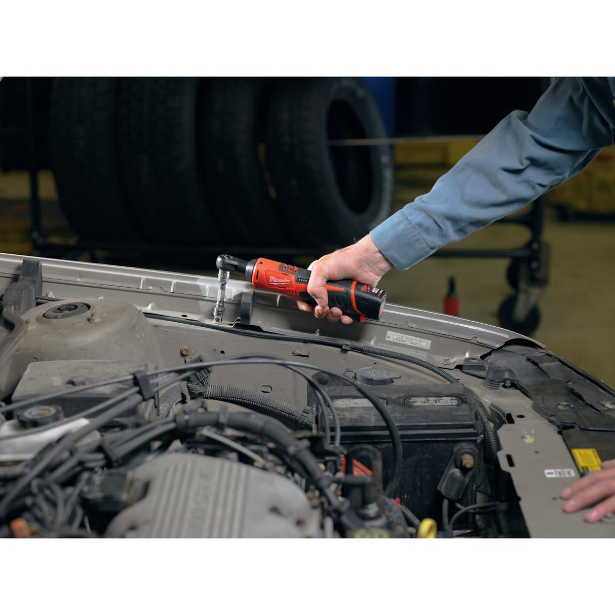 Milwaukee 2457 – 20 M12 3/8 carraca herramienta sólo