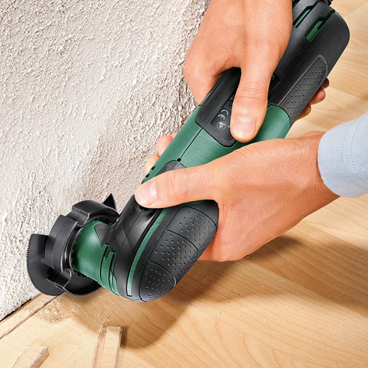 Bosch Multiherramienta PMF 220 CE Set,3 hojas de sierra, placa lijadora, set de hojas de lija, rascadora flexible, cuchilla, tope de profundidad, sistema de aspiración, maletín (220W)