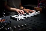 Arturia - Keystep 37 - Controlador MIDI Creativo, Secuenciador, Arpegiador y Generador de Acordes - 37-Note Slimkey Keyboard, controles MIDI CC asignables, Scale Mode, Conectividad Versátil