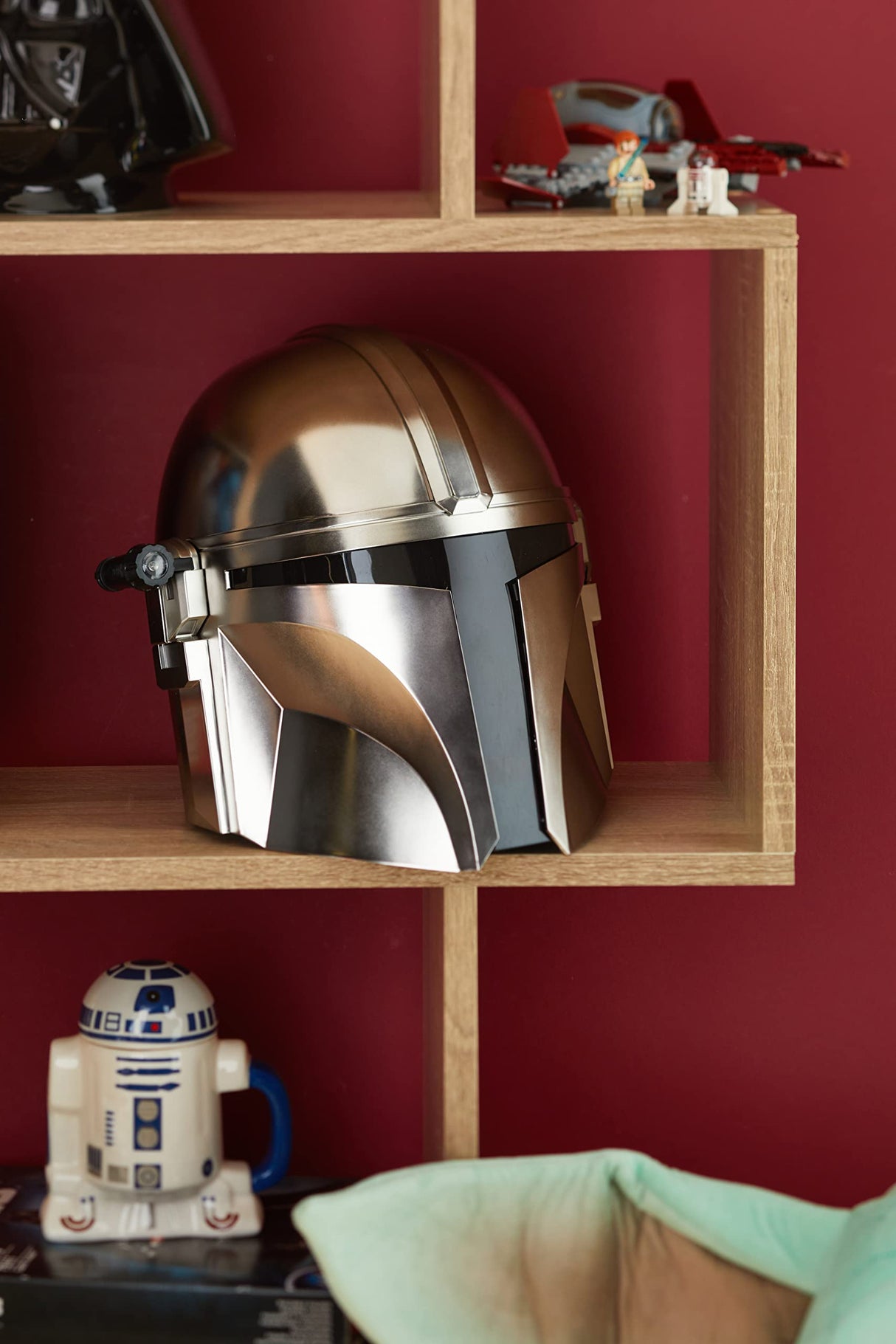 Star Wars Artículo de colección para roleplay: Casco electrónico de El Mandaloriano The Black Series, Juguetes para niños a partir de 14 años