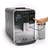 Melitta Barista T Smart F831-101, Cafetera Superautomática con Molinillo Silencioso, App Connect, Pantalla Táctil, 18 Recetas, 15 Bares, 1450 W, 1.8 litros, Acero inoxidable, Plata/Negro