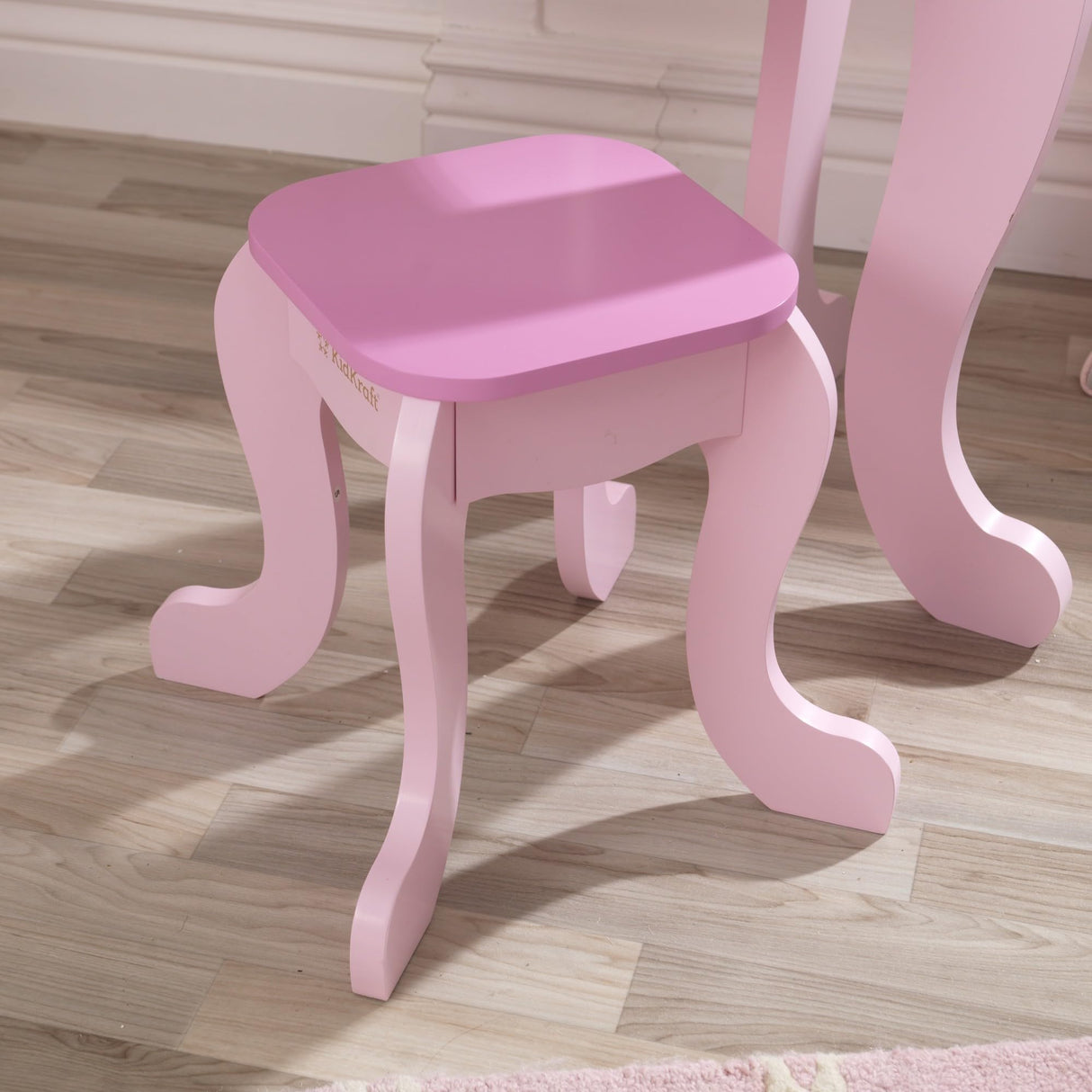 KidKraft Juego de tocador de Maquillaje Infantil Princesa con Espejo y Taburete de Madera, Muebles para Salas de Juego y Dormitorio de niños (76123)