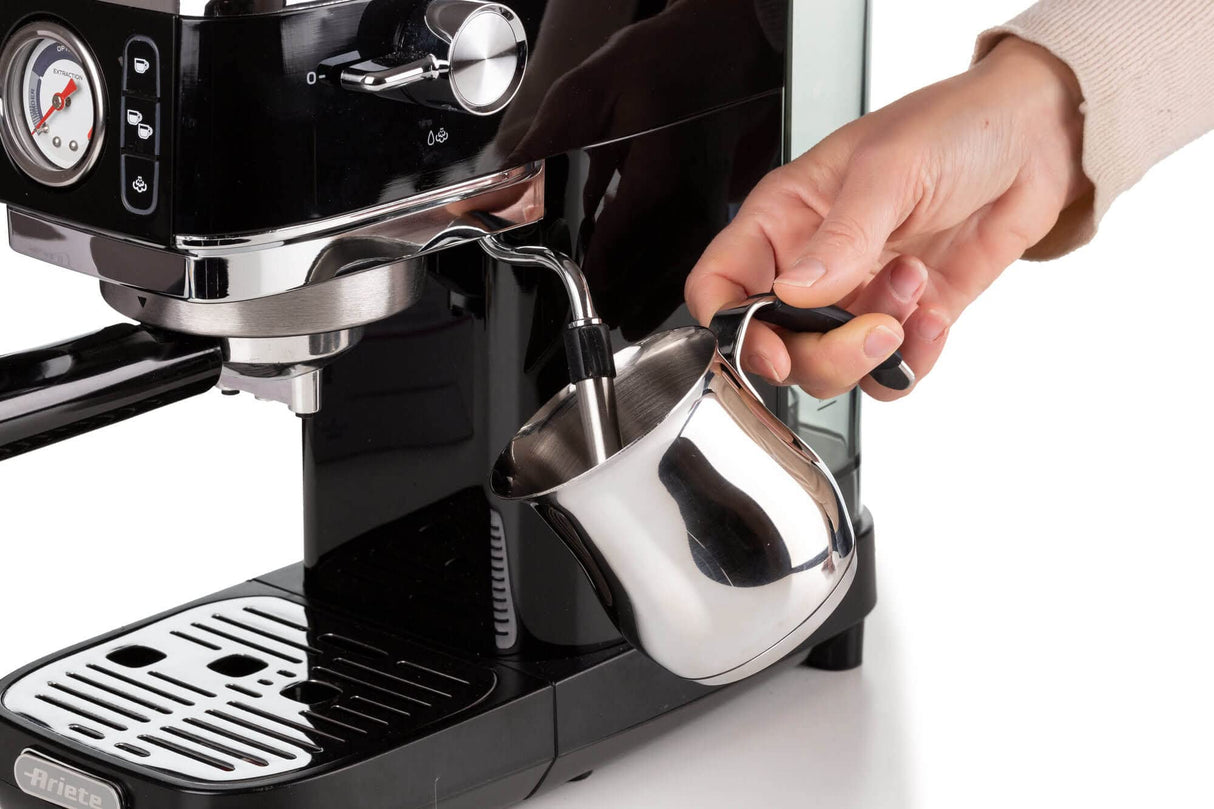 Ariete 1381 - Cafetera con manómetro, compatible con café en polvo y pastillas ESE 1300 W, capacidad 1,1 l, filtro a presión 15 bar, dispositivo capuchino de ½ tazas, color negro