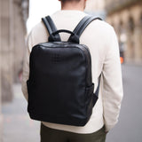 Moleskine Mochila Porta PC Colección Classic, Mochila Compatible con Computadora, Laptop, Notebook y iPad hasta 15'', Dimensiones 32 x 42 x 11 cm, Color Negro