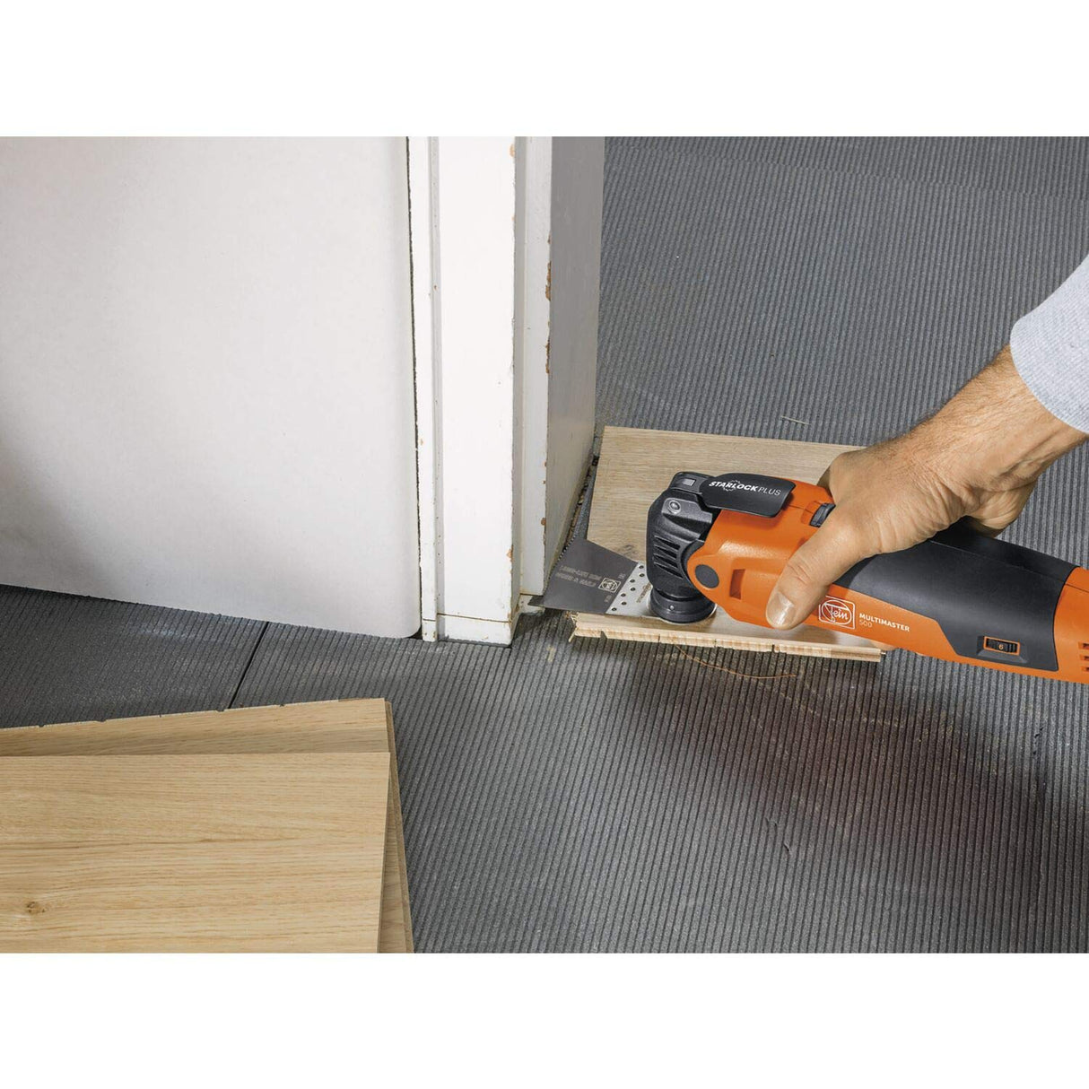 FEIN Multimaster MM 500 Plus Top EDITION,La MultiTool para obras en interiores y reformas con 62 accesorios, para serrar en madera y metal, lijar, separar azulejos y mucho más.
