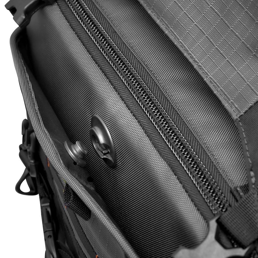 Lowepro Pro Trekker BP 550 AW II, mochila para fotógrafo de exteriores con tejido reciclado, cabe laptops y tablets de hasta 15" con divisiones Maxfit, tapa impermeable, negra o gris oscuro