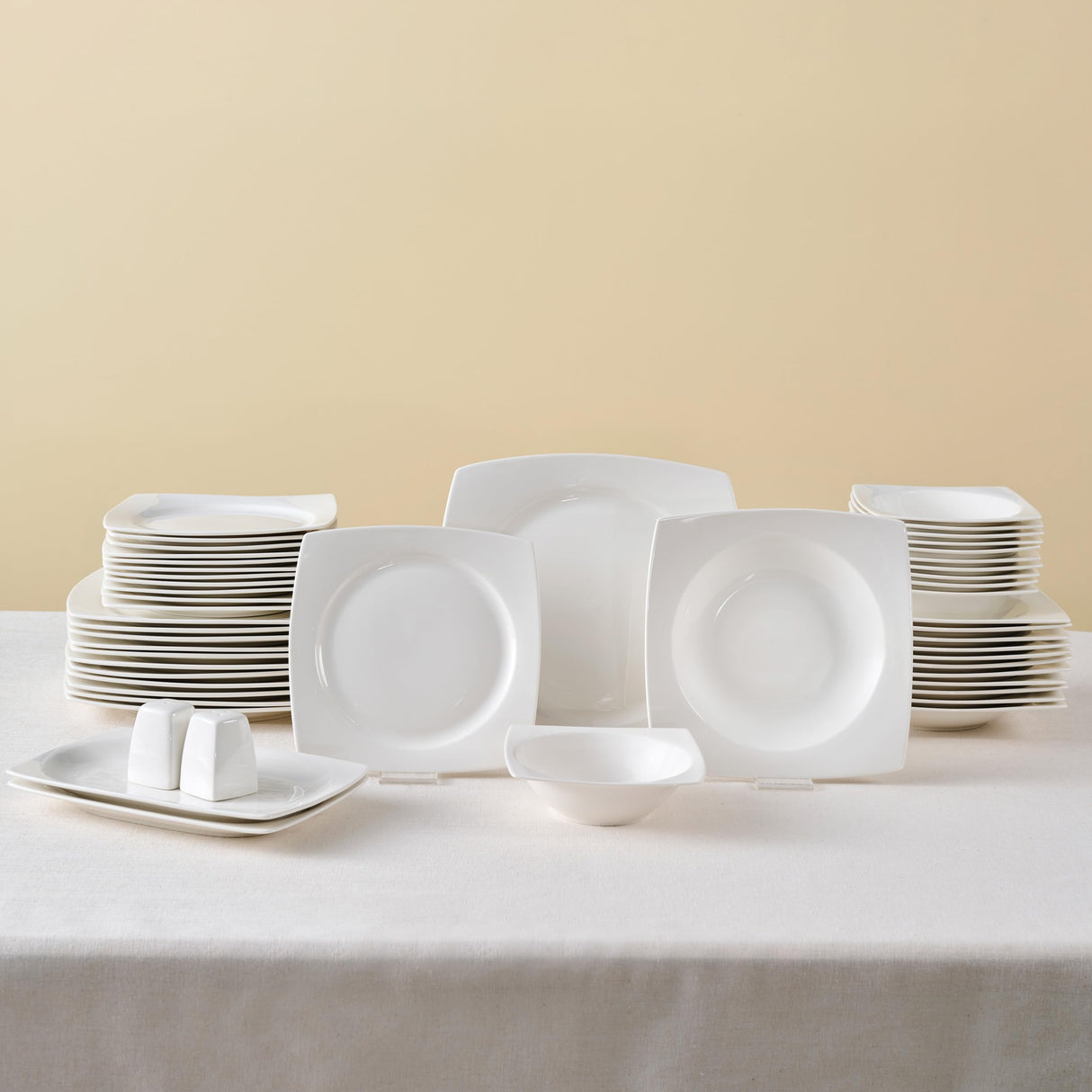 Karaca Vajilla Vesta White para 12 personas, 52 piezas, elegante vajilla de porcelana para 12 personas, incluye platos, tazas, cuencos y cubiertos