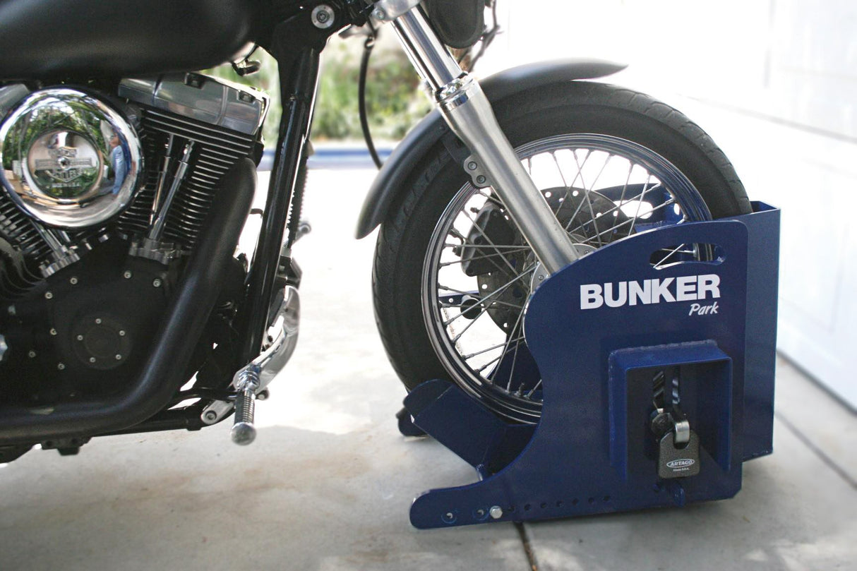 Bunker BP68M Antirrobo Moto Parking Máxima Seguridad, Armazón Blindado con Anclaje al Suelo Garage, Calzo de Rueda Ajustable, Candado Acero