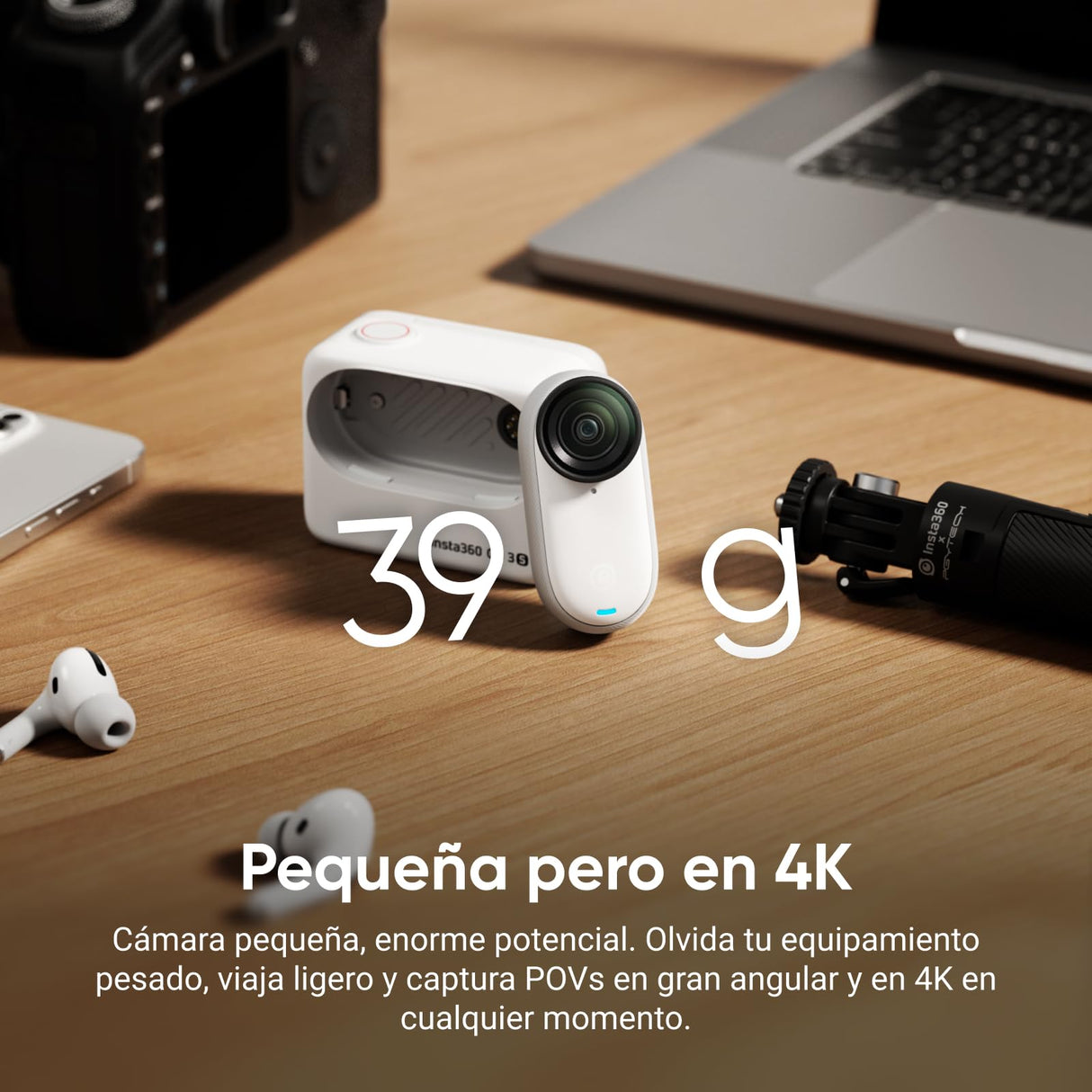 Insta360 GO 3S Kit de Viaje - Cámara Vlogging 4K, POV Manos Libres, Móntala Donde Quieras, Estabilización, 140 Min de batería, Impermeable 10 M, Edición IA, Apple Find My, Vlog, Viajes, Blanco