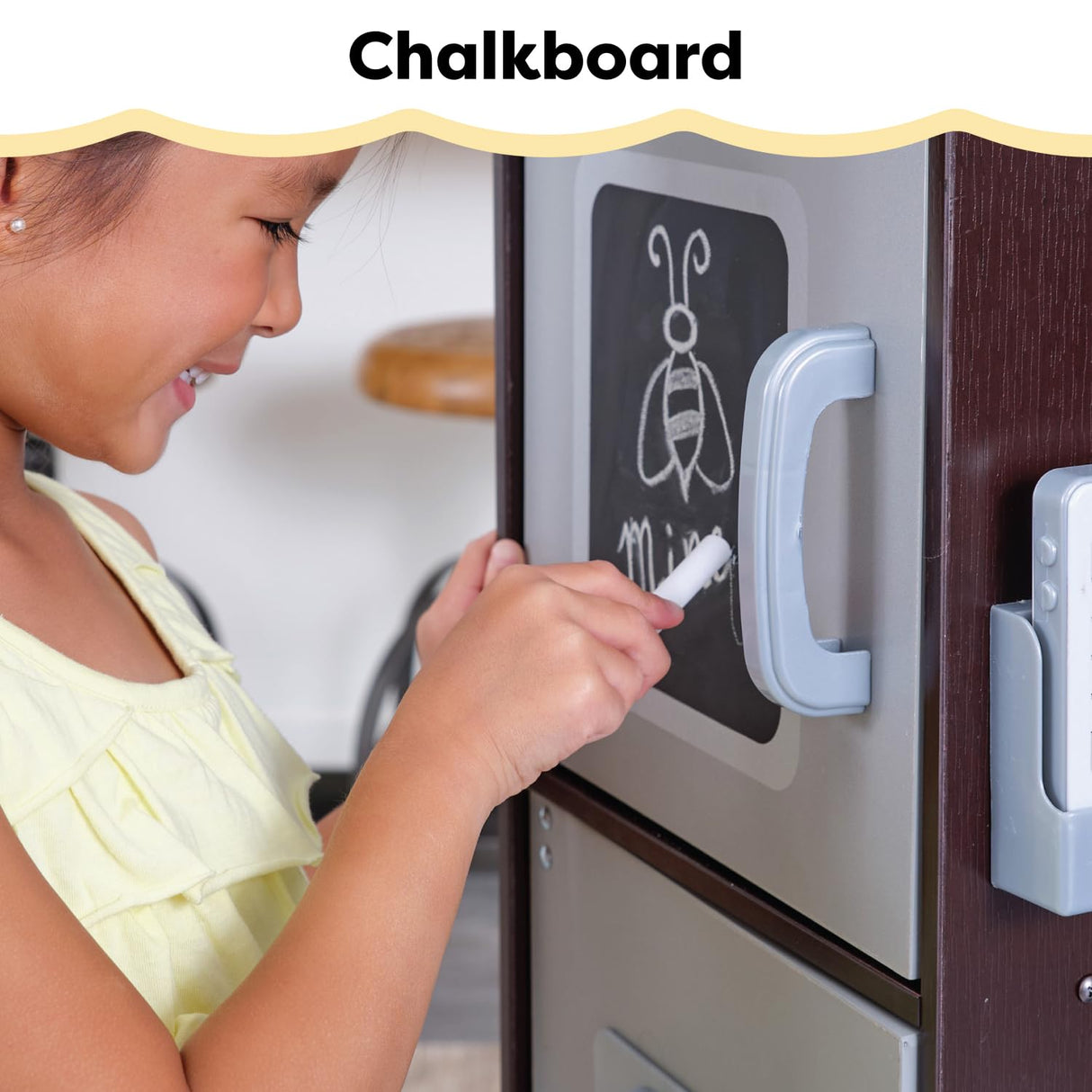KidKraft Cocina de Juguete de Madera Uptown Espresso para niños con Accesorios incluidos, Teléfono de Juguete y Set Utensilios de Cocinita Infantil, Juguetes niños 3+ años (53260)
