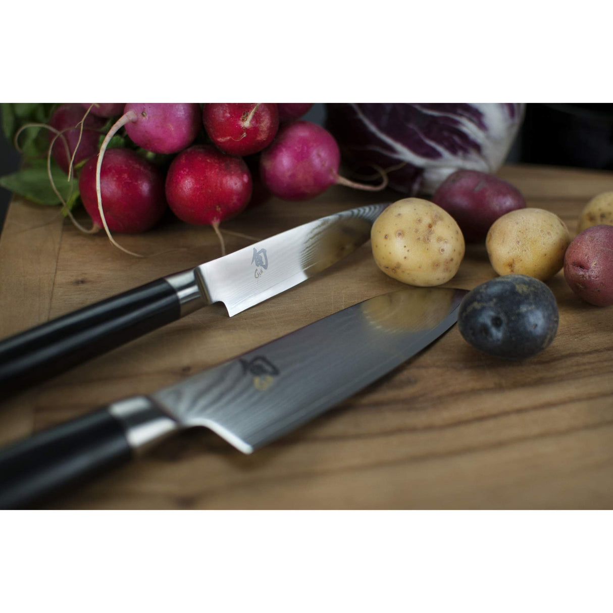 KAI Shun Classic pequeño Santoku 14 cm longitud de la hoja - First Touch - cuchillo de Damasco 32 capas núcleo VG MAX - 61 (±1) HRC - mango de madera Pakka - cuchillo de cocina japonés forjado