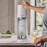 Sodastream Terra - Máquina de agua con gas y soda | Pack 1 botella de 1 l, acabado de acero inoxidable, compatible con lavavajillas + 1 recarga de gas de 60 l para clips, color blanco