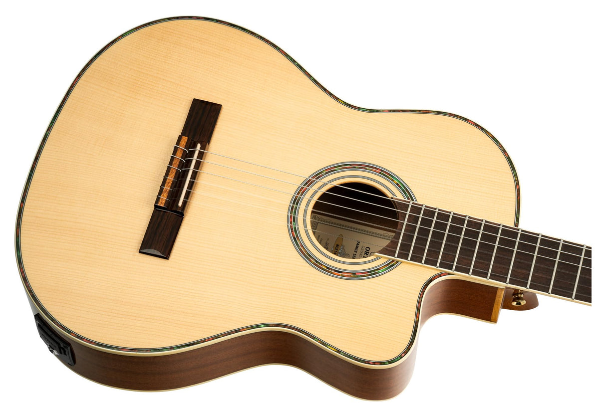 Ortega Guitars Family Series Pro - Guitarra de concierto de tamaño completo (electroacústica, abeto y caoba, incluye funda (RCE141NT)