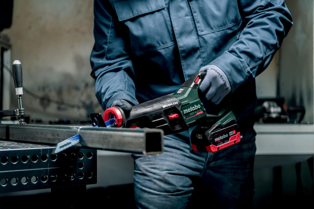 Metabo SSEP 18 LT BL - Sierra de sable inalámbrica 601617840 sin batería, sin cargador, maletín 18V