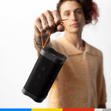 Skullcandy Terrain Altavoz Portátil Inalámbrico con Bluetooth, Impermeabilidad IPX7, 14 Horas de Batería, True Wireless Stereo y Correa Integrada para Viajes y Uso en Exteriores - Negro