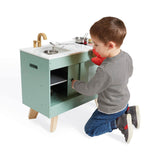 Janod - Cocina de Madera Loft - Juguete Imitación Cocina y Vajilla - Vintage y Actual - 7 Utensilios de Metal y Guante de Tela - Pintura al Agua - A Partir de 3 Años, J06556