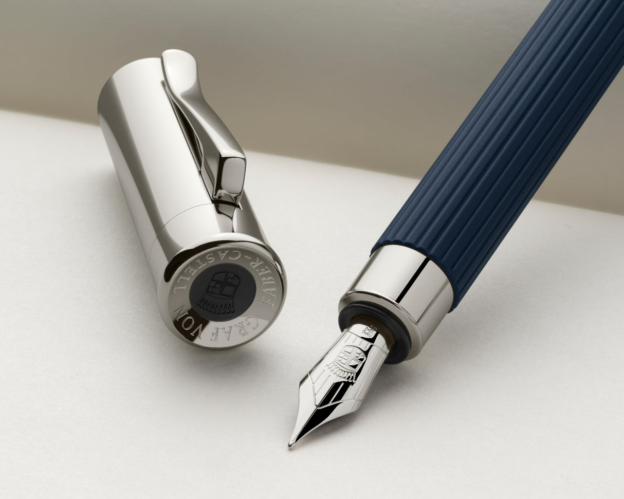 Graf von Faber-Castell 141710 Estilográfica Tamitio, azul noche M