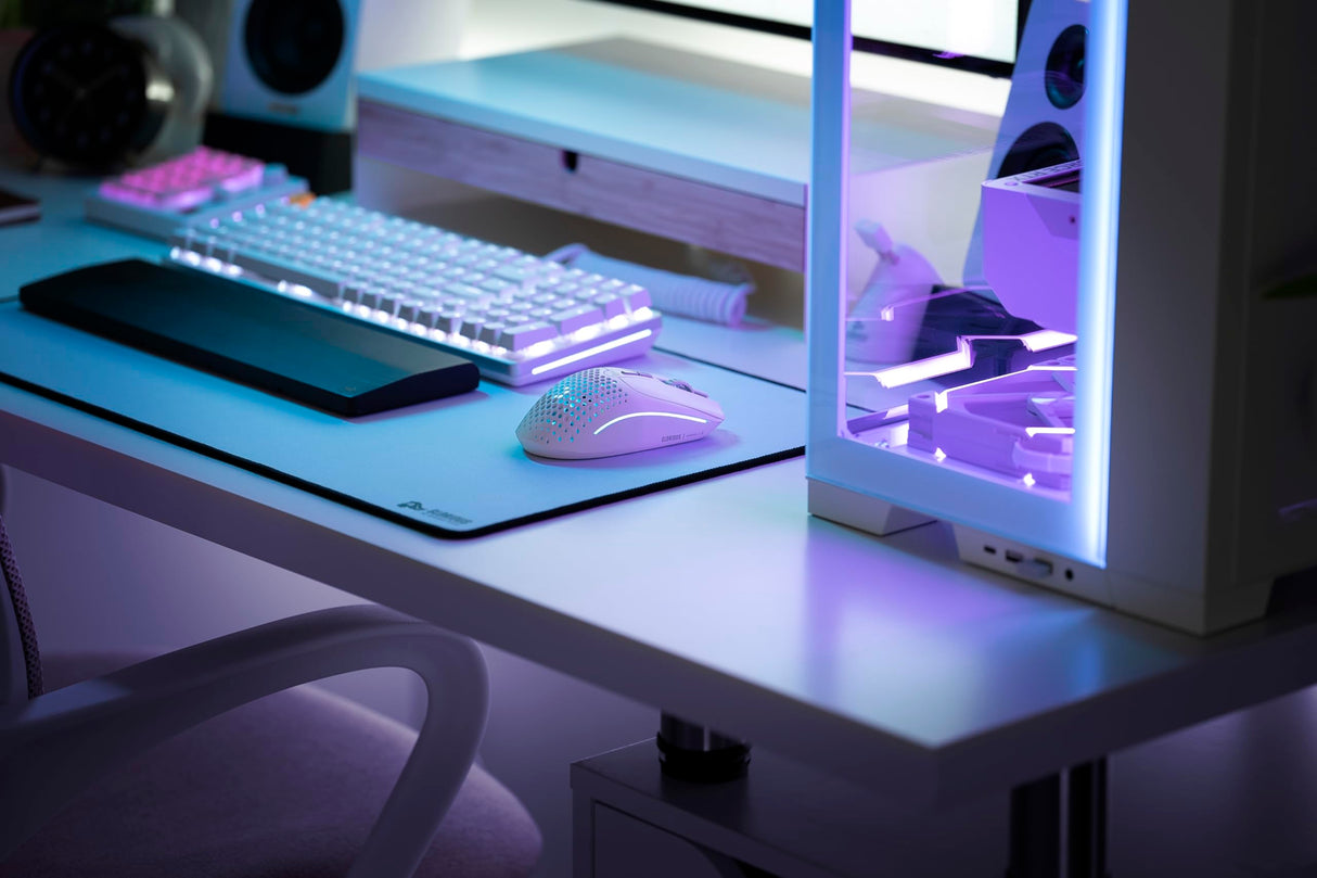 Glorious Gaming Model I 2 Wireless Ratón gaming inalámbrico - Híbrido 2,4 GHz y Bluetooth, superligero, 9 botones (2 intercambiables), RGB, gran batería, MMO/MOBA/FPS, reposapulgares lateral - Blanco