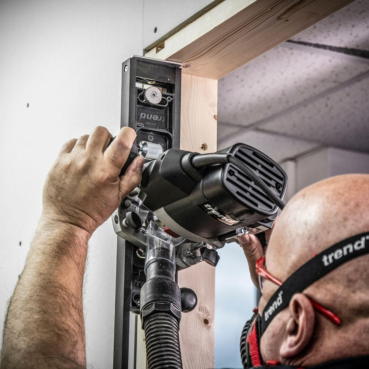 Trend T5 Kit de Inicio Definitivo para Fresado, T5EK/MK2/EU Fresadora de Inmersión de Velocidad Variable (1000W, 8mm, 230V), Juego de 12 Fresas de 8mm, Máscara y Gafas, T5/START/SET/E