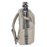VANGUARD Veo Metro B30L CM - Mochila fotográfica para cámara objetivos, portátil de 16 y tablet, crema
