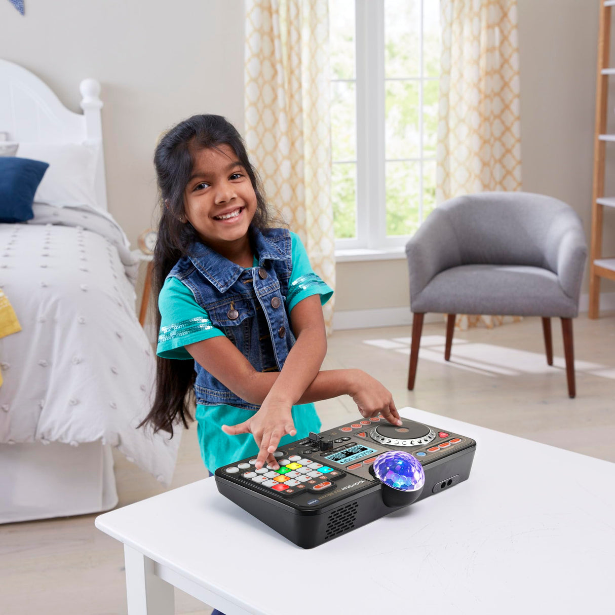 VTech - Kidi DJ Mix, Mesa de mezclas electrónica para niños 10 en 1, Bluetooth, Efectos de sonido, Luces, Bola de discoteca, Aprendizajes y juegos, Regalo para niños +6 años, Versión ESP