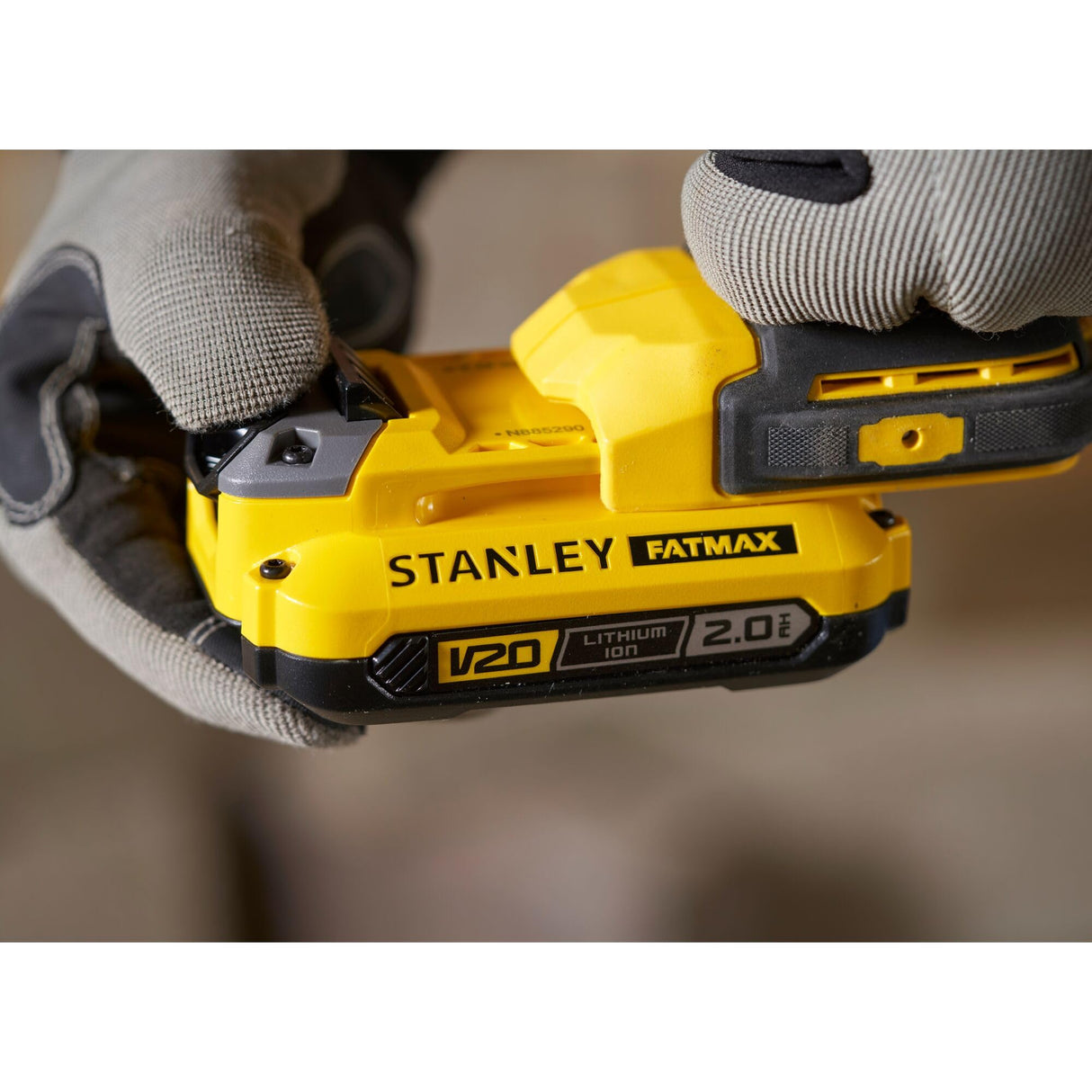 STANLEY FATMAX SFMCD711DSA-QW - Taladro Percutor 18V, Gama V20, 2 velocidades, Luz LED, Incl. juego de brocas y 50 piezas, 2 baterías recargables de 2,0 Ah, cargador y bolsa de herramientas