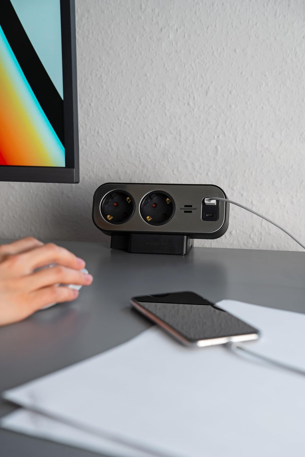 Brennenstuhl Regleta de sobremesa dúplex con Interruptor (Regleta con USB C Power Delivery, 1x USB C y 1x USB A, 10x Tomas de Contacto de protección, 2m) Plata/Negro