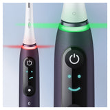 Oral-B iO Series 8 cepillo de dientes eléctrico recargable con 1 mango de inteligencia artificial, 1 cepillo y 1 funda de viaje premium