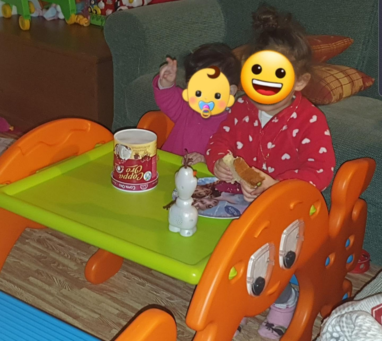 FEBER - Mesa de Picnic con Fantasmas, Balancín Convertible en Mesa de Picnic, Fácil Montaje, Capacidad para 4 Niños, Sin Accesorios, para Niños y Niñas a Partir de 1 año, Famosa (800010242)