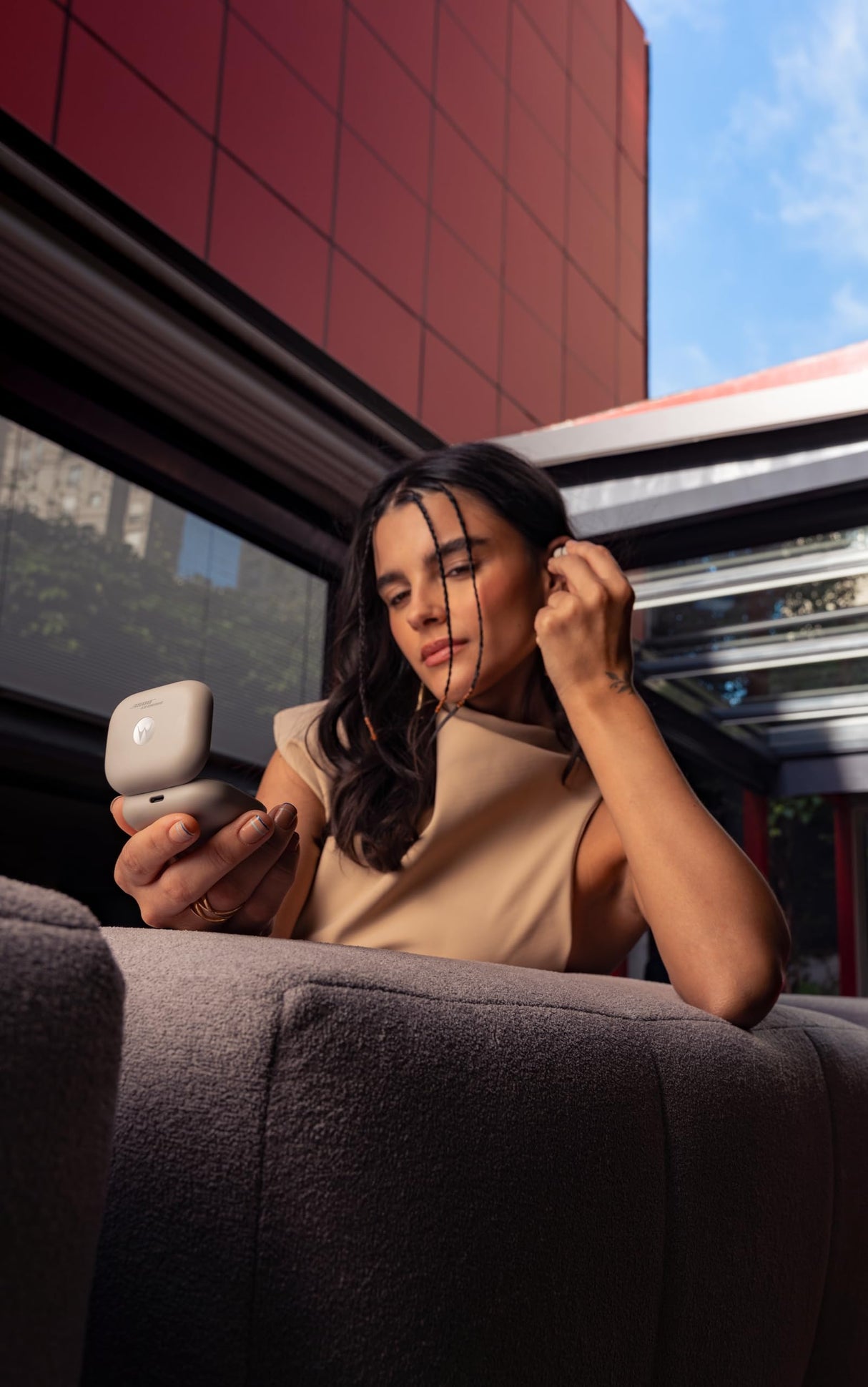 Motorola Moto Buds Plus, Auriculares Inalámbricos, Reducción de Ruido Activa, Auriculares Bluetooth, Sonido Espacializado Dolby Atmos, Autonomía hasta 38h, Carga Inalámbrica