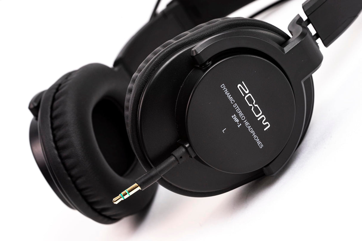 Zoom ZDM-1 Juego de micrófono para podcasts, micrófono dinámico para podcast, ZHO-1, auriculares, trípode TPS-4, esponja, 2 m, cable XLR, para grabación y streaming de podcasts