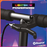 Scooter Razor para niños - Scooter PowerWing Lightshow para Mayores de 6 Años con 5 Modos de Luz, Luces Activadas por Movimiento, Scooter Columpio con Chasis de Acero Duradero - Negro