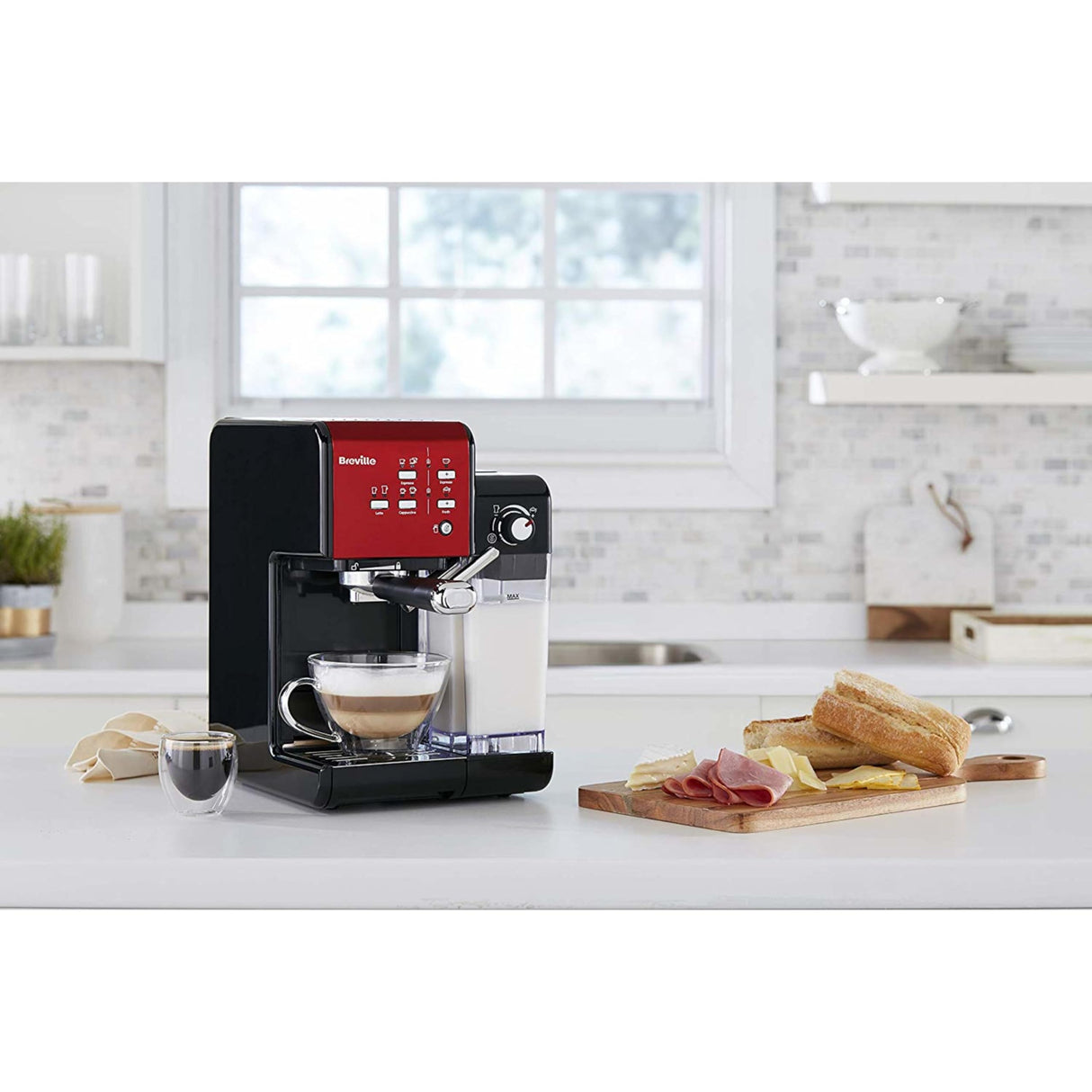 Breville Prima Latte II Espresso | Cafetera para latte y capuchino | Bomba profesional de 15 bares y espumador | Rojo [VCF109X]