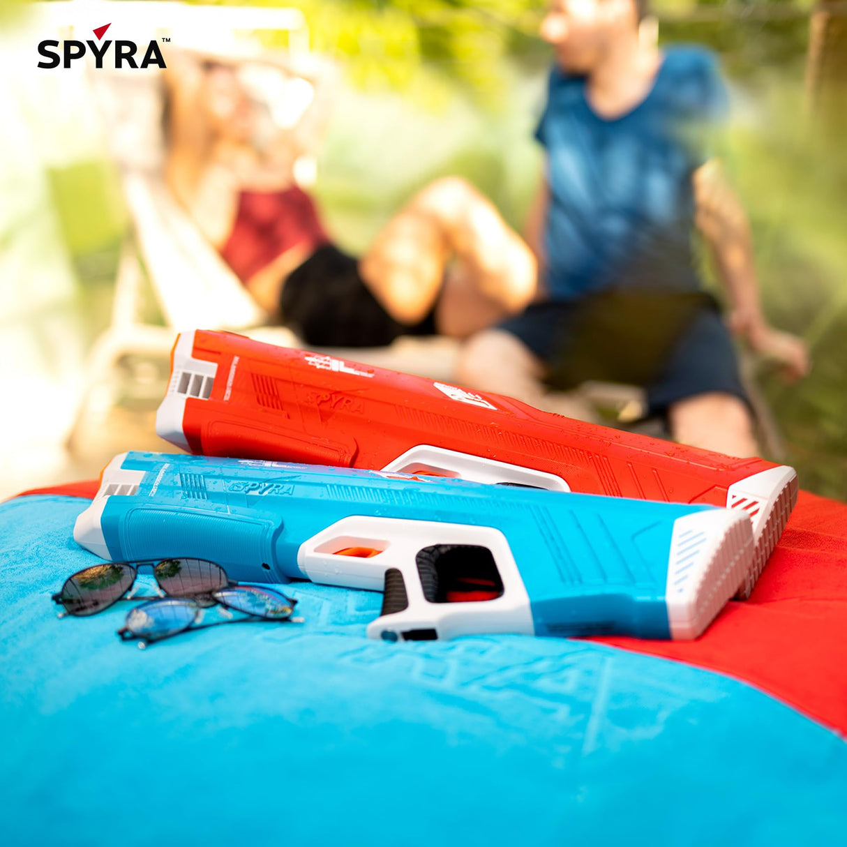 SpyraThree Potente Pistola eléctrica de Agua, Recarga automática, 3 Modos de Juego, indicador LED de Disparo y batería, Alcance de 15 Metros (Rojo)