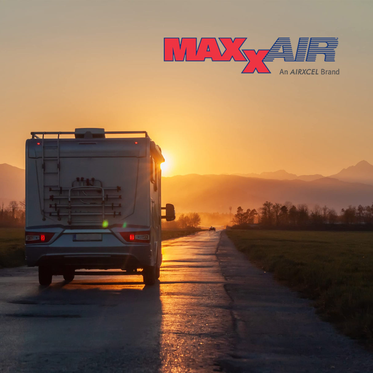 MAXXAIR Maxxfan Deluxe - Ventilador y cubierta de ventilación, todo en uno, potente ventilador reversible de 10 velocidades con termostato, cubierta de lluvia integrada, control remoto, ventilador de