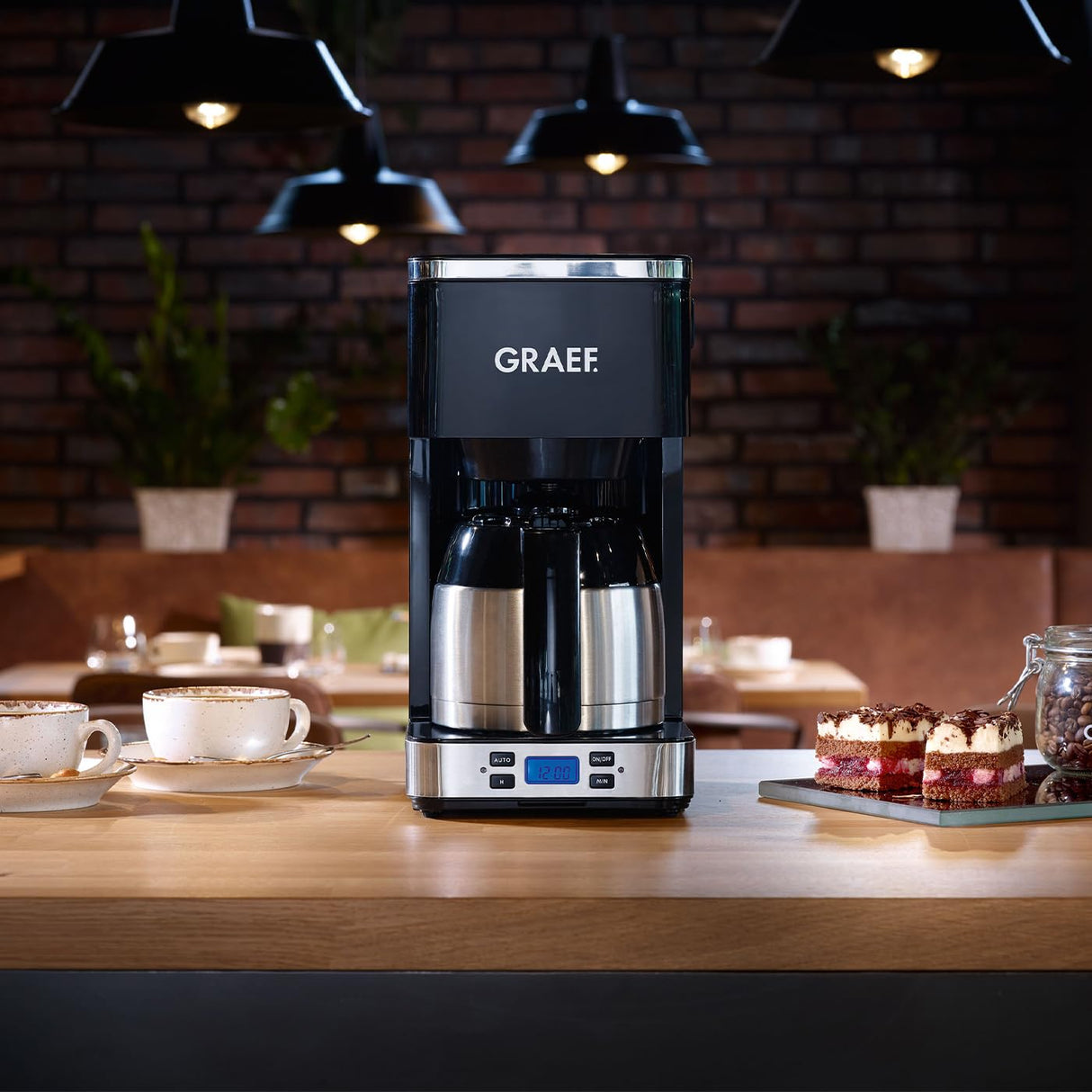 GRAEF Cafetera de filtro FK512 negra temporizador, jarra de vacío de acero inoxidable, indicador del nivel de agua, desconexión automática y optimización del sabor gracias al gran cabezal de infusión