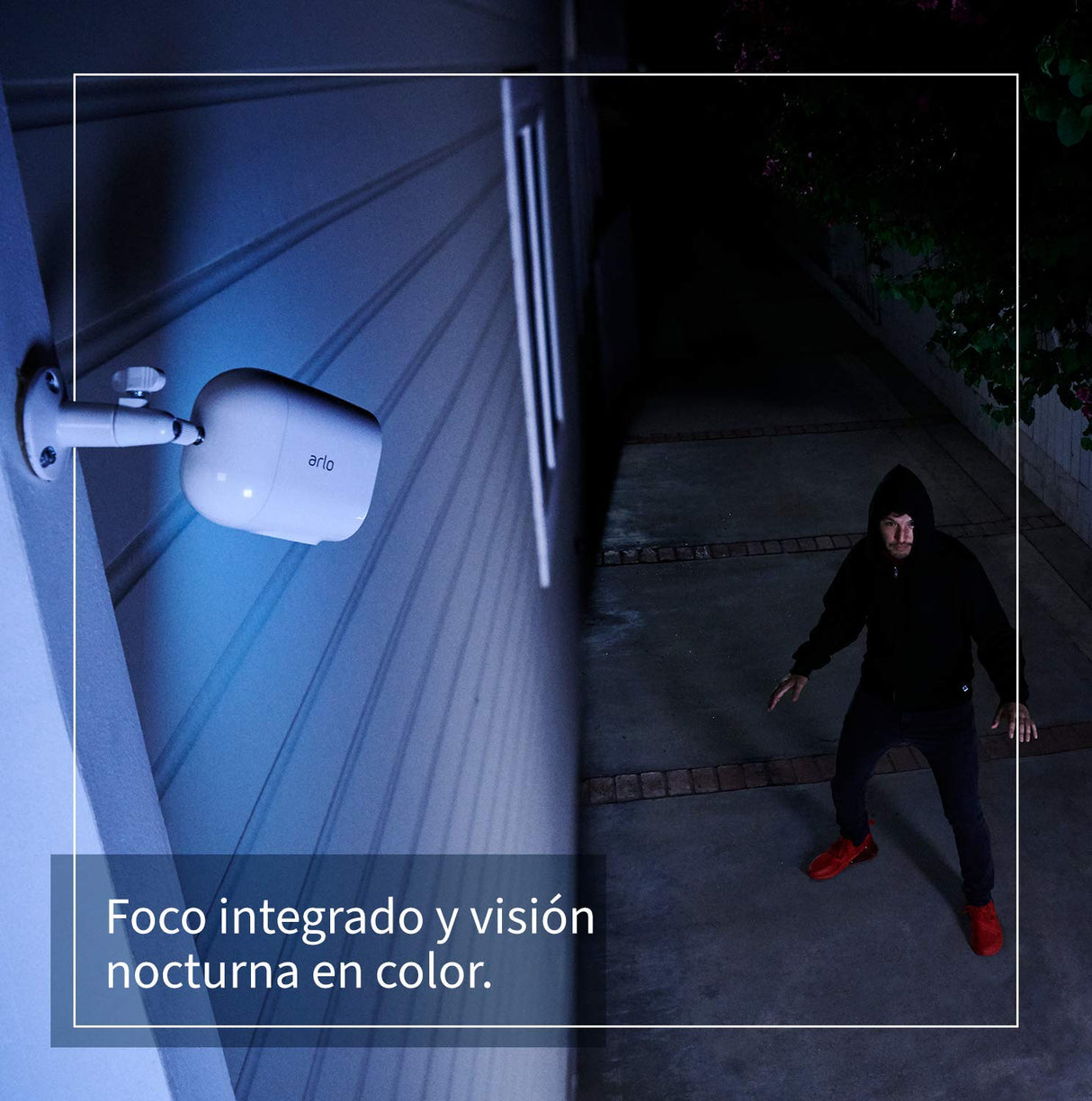 Arlo Essential Camara Vigilancia WiFi Exterior 1080p HD, Camara Vigilancia WiFi Interior, Sensor de Movimiento, Alarmas Para Casa, Prueba Arlo Secure Incluida, Visión Nocturna, 3 Cámaras, Blancas