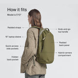 Urth Norite Mochila Modular de 24L para Cámara y Laptop de Viaje - Resistente al Agua, Antirrobo, Bolsa Reciclada para DSLR, Laptop de 13-16 Pulgadas en Verde